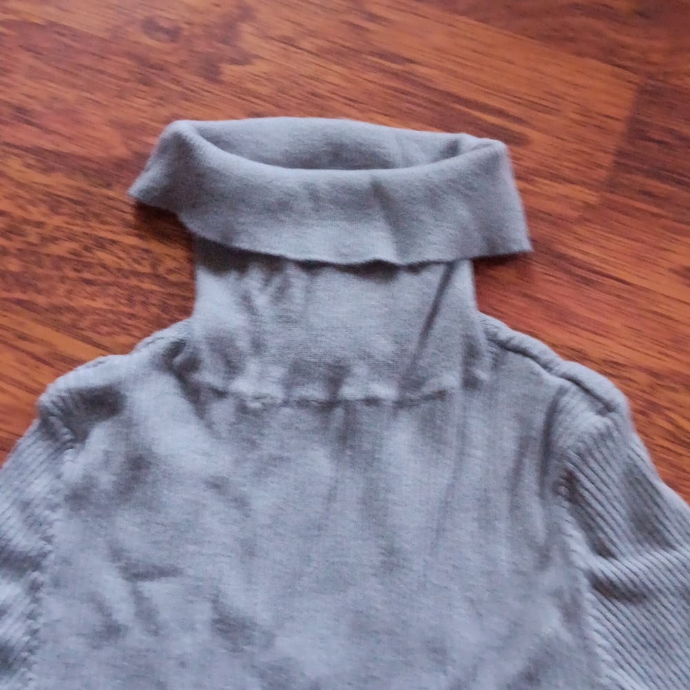Ribbed turtleneck - Picture 2 of 7